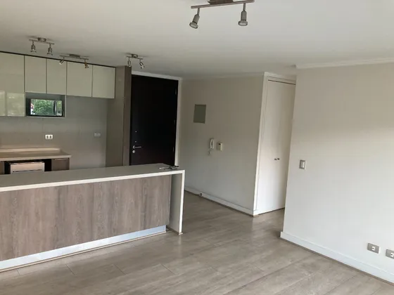 Amplio Departamento 2d / 1b A Pasos De Mall Alto Las Condes 