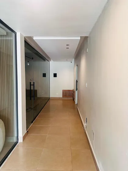 Céntrico Local Comercial En Alquiler