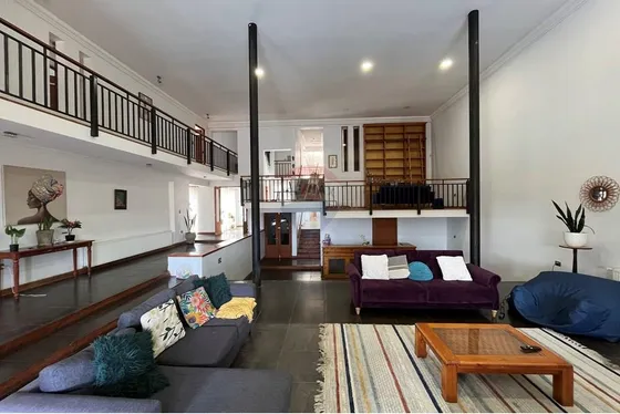 Casa 5d + 5b + 6e + Subterráneo + Piscina