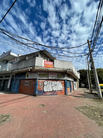 Local Esquinero En Venta En Caseros  ¡ubicación Comercial Imbatible!