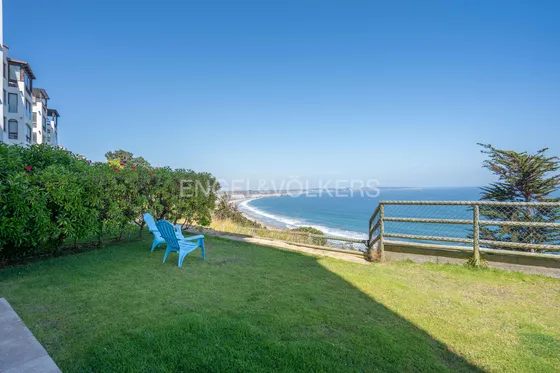 Venta Espectacular Dpto. En Primera Línea Y Con Jardín