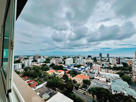Renta Con Vista Al Mar Gazcue 300 Metros 4 Parqueos Amplias Amenidades