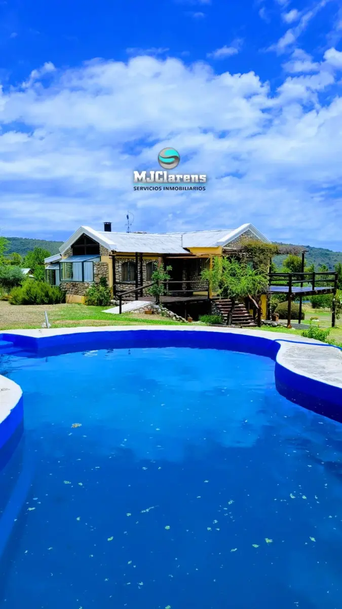 Temporary Rental Country House with Swimming Pool, Sleeps 8.