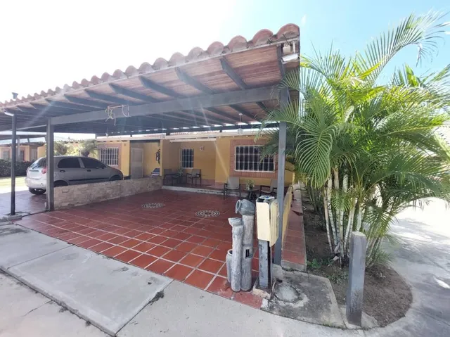 Cr Vende Casa Urb Valle De Oro, San Diego