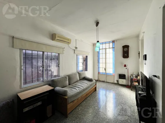 Venta Ph 3 Ambientes En Ciudadela Con Patio 