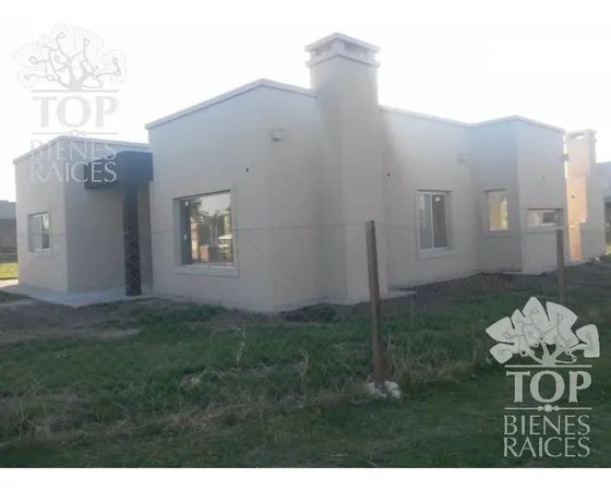 Casa  En Venta Ubicado En Santa Guadalupe, Pilar Del Este, G.b.a. Zona Norte
