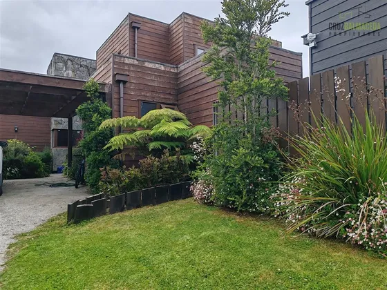 Casa En Arriendo De 5 Dorm. En Puerto Varas