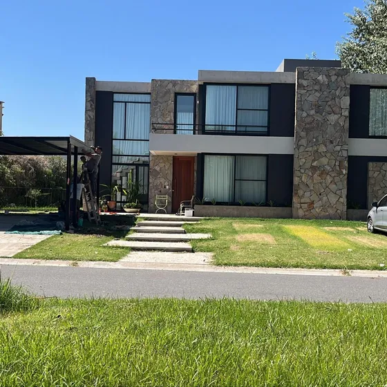 Casa En Venta - 5 Dormitorios 4 Baños - 750mts2 - Haras Santa Maria