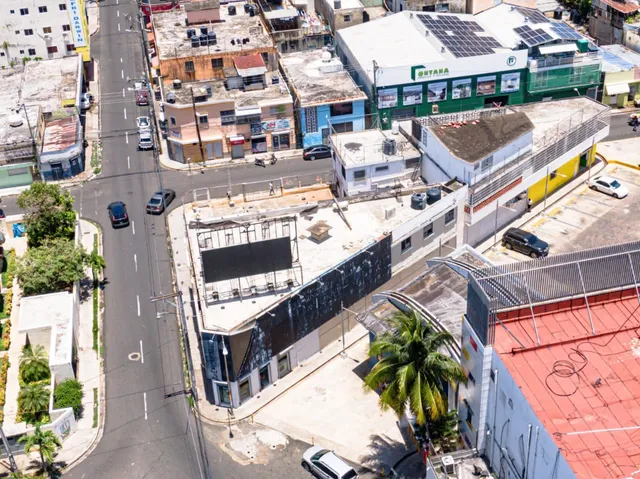 For Sale Edificio Comercial En Villa Consuelo En Remate Por Debajo De Precio 