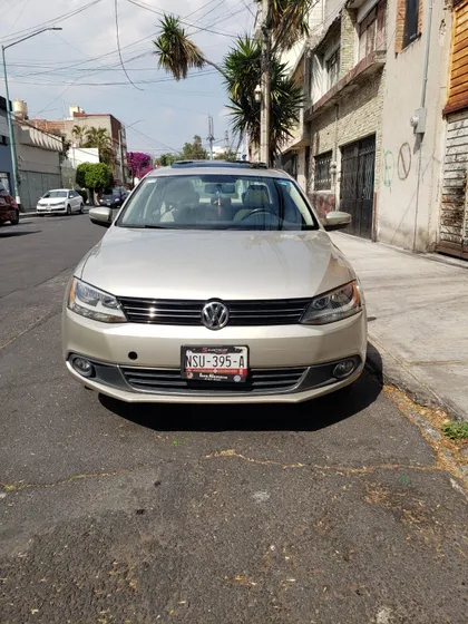 Volkswagen Jetta 2.5 Style Active 5vel Mt