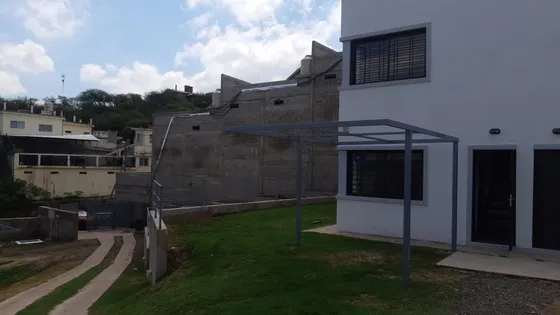Liquido Duplex Villa Allende