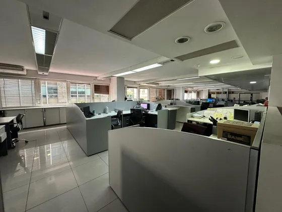 Venta Impecable Oficina Con Terraza Y Toilette Propio En Centro