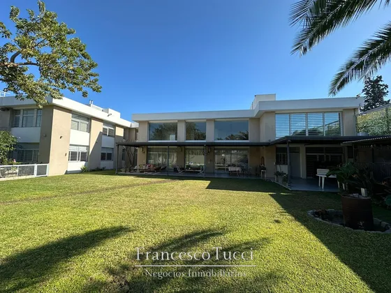 Casa Minimalista En Venta En Castelar Norte