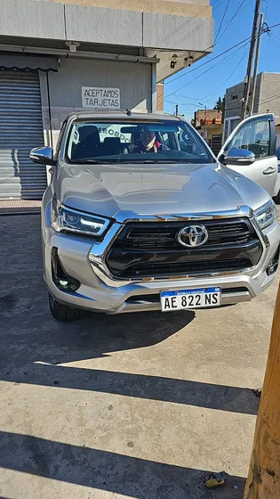Toyota Hilux 2.8 Cd Srv 177cv 4x4
