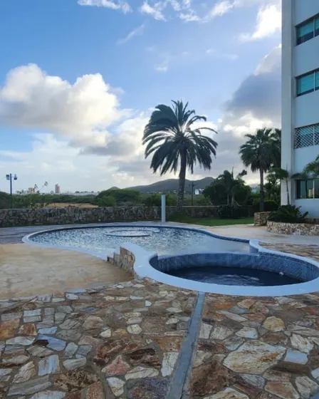 En Venta Planta Baja Equipada De 270 M2 En Exclusivo Edificio, Costa Azul, Margarita
