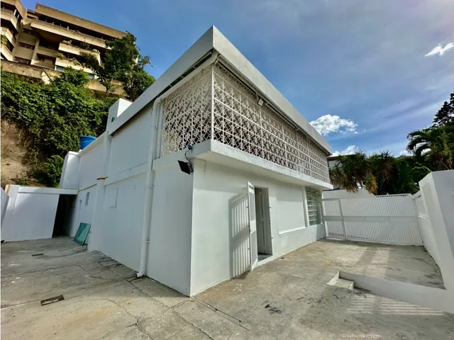 Se Alquila Casa Comercial 323m2 Colinas De Bello Monte