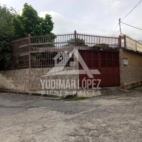 Cómoda Habitación En Alquiler Para Damas, Sector Camoruco, El Castaño, Maracay Edo. Aragua.