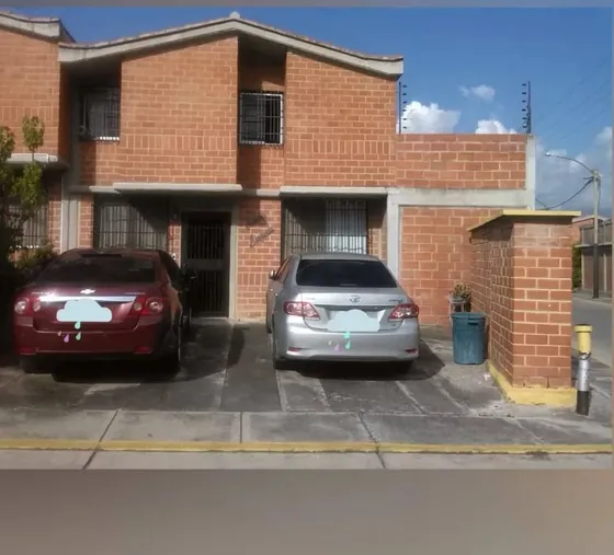 En Venta Town House De 2 Niveles Los Portales Ii, Nueva Casarapa (riv)