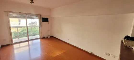 Excelente Monoambiente Muy Luminoso Al Frente.