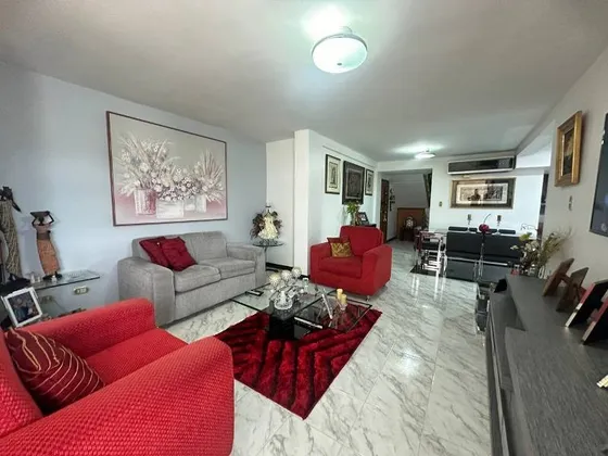  Town House En El Conjunto Residencial Trastevere En La Urb, El Parral, Valencia.   Lino Juvinao
