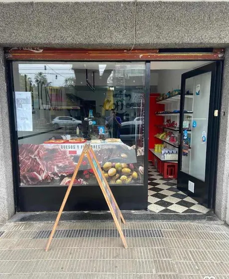 Vendo Fondo De Comercio.