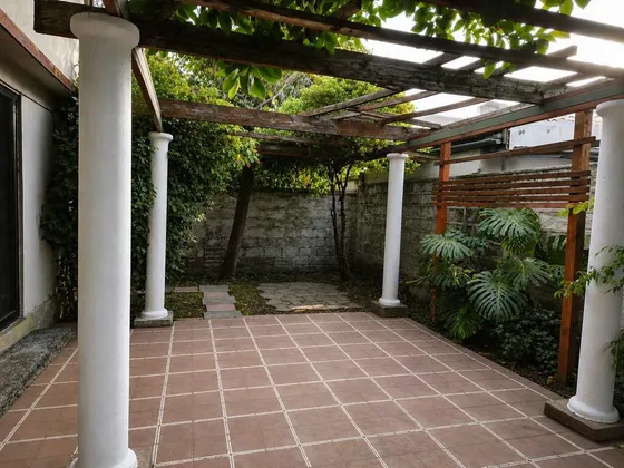 Central Y Segura Casa En Tranquilo Barrio (173387)