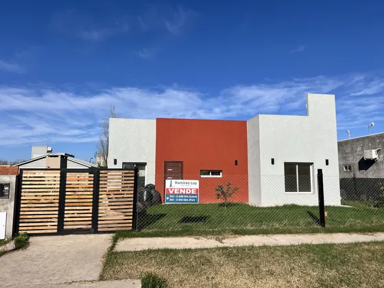 Venta Casa En Funes Norte