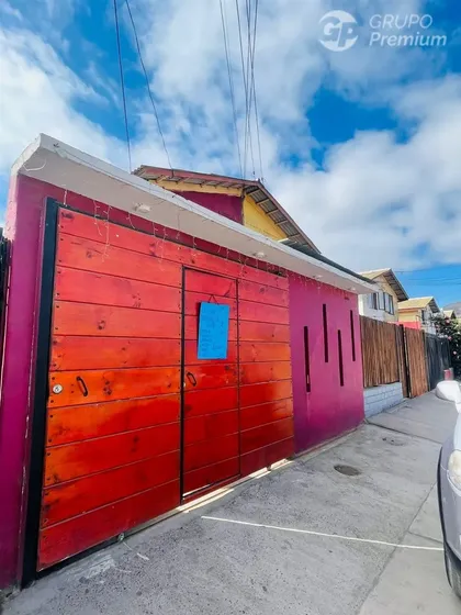 Casa En Venta En Compañia Baja, La Serena. 2d + 1b.