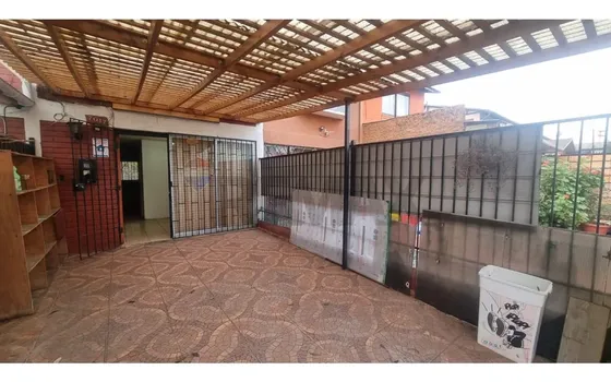 Venta De Casa Cercano A Avda. Pajaritos.
