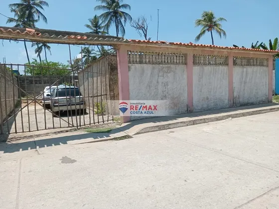 Remax Vende Terreno Propio En Boca De Aroa De 241.28 M2 Con Bienhechuría 