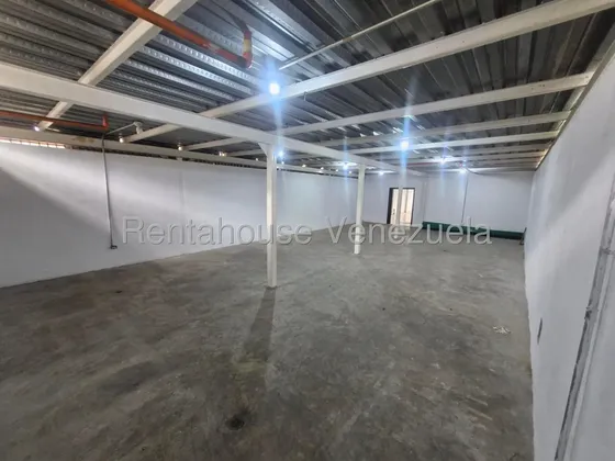 Local Comercial En Alquiler Maripérez Con Ascensor De Carga Puertas Blindadas Y Estacionamiento #27-984