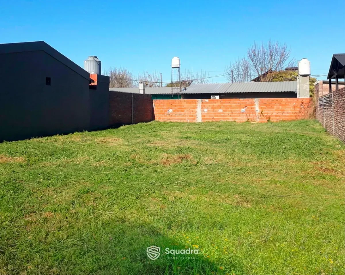 Venta - Lote De 300 M2 - Barrio Jardín, Fisherton Del Este.