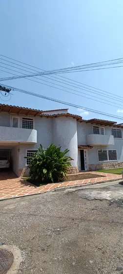 Casa En Venta En Laguna Blanca Ii, El Ingenio, Barcelona
