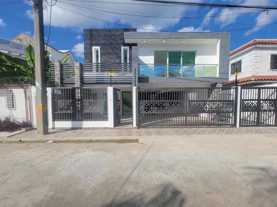 Lujosa Casa En Prado Oriental