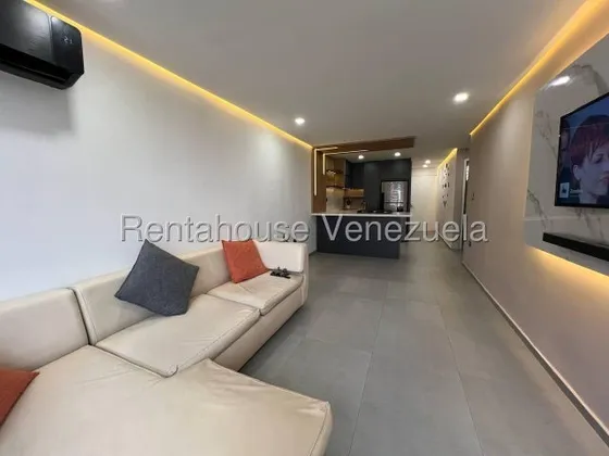  En Venta Apartamento Remodelado En Colinas De La Tahona 2520334 Ijp
