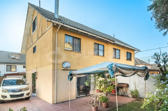 Casa En Venta De 4 Dorm. En La Florida