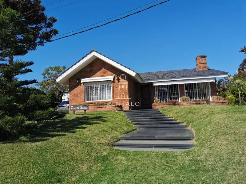 Casa En Cantegril - Punta Del Este De 4 Dormitorios.
