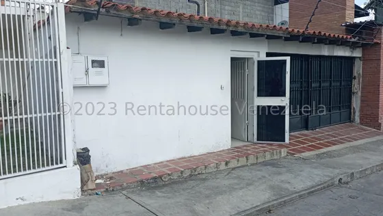 Amplio Y Moderno Local Comercial Tipo Oficina En Alquiler Este De Barquisimeto Avenida Moran 25-21975 As-my