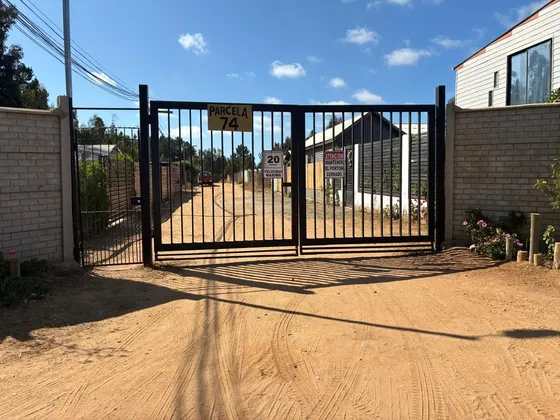 Hermosa Casa En Sector Rural El Tabo - 4d 2b