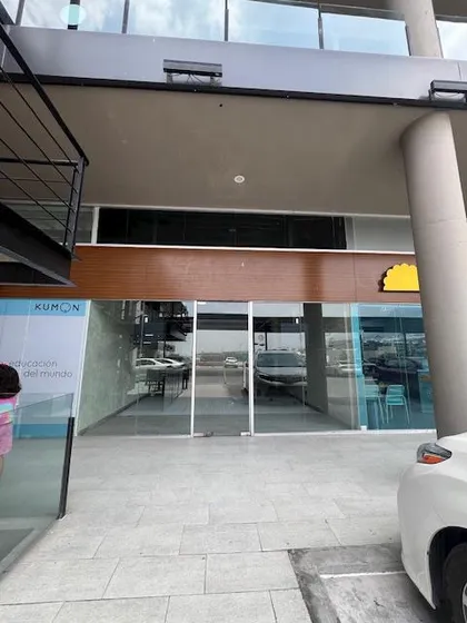 Local En Renta Plaza Serrania Puerta De Hierro Cumbres Monterrey