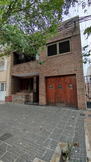 Venta De Casa De 5 Dormitorios En Candioti Sur, Santa Fe.