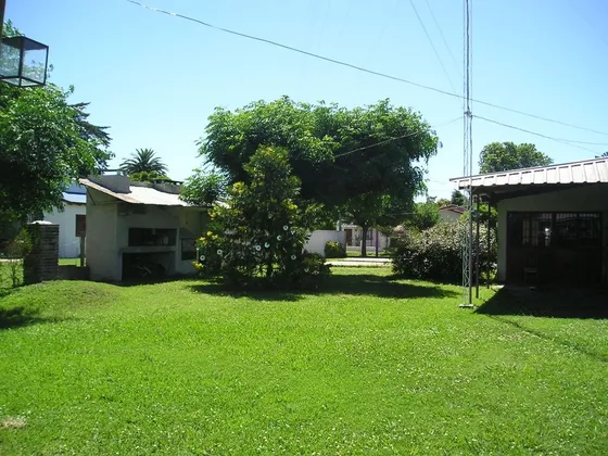 Quinta Con Pileta Y Parrilla Amplio Terreno En Viña Arrecifes