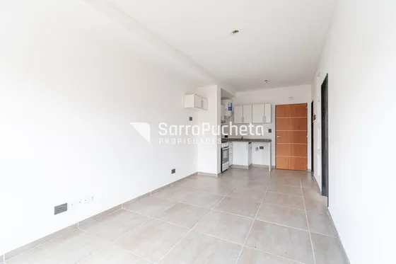 Venta Departamento 2 Ambientes Al Frente Con Balcón En Villa Luzuriaga.