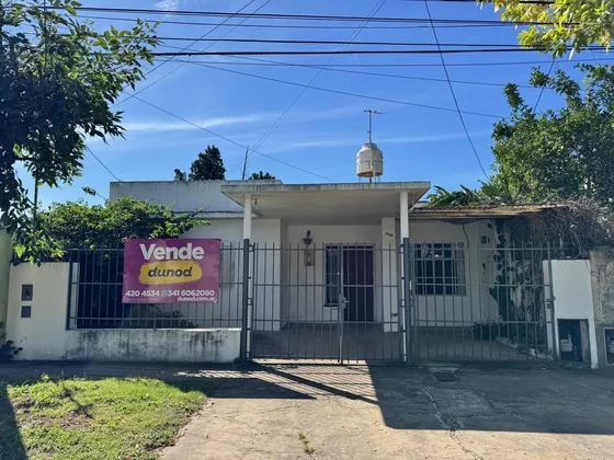 French Al 7600 - Venta De Casa 4 Dormitorios En Fisherton