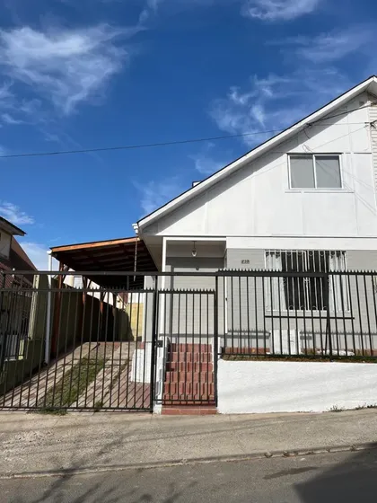Casa De 2 Pisos En Venta Portal El Belloto Quilpué
