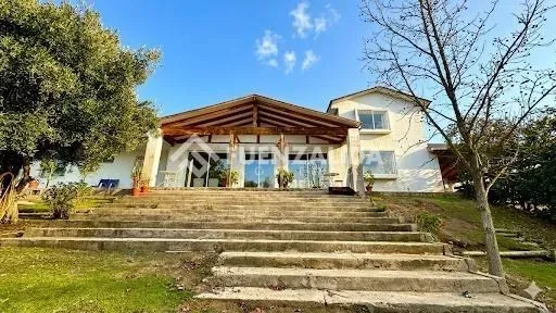 Casa En Venta De 9 Dorm. En Curacaví