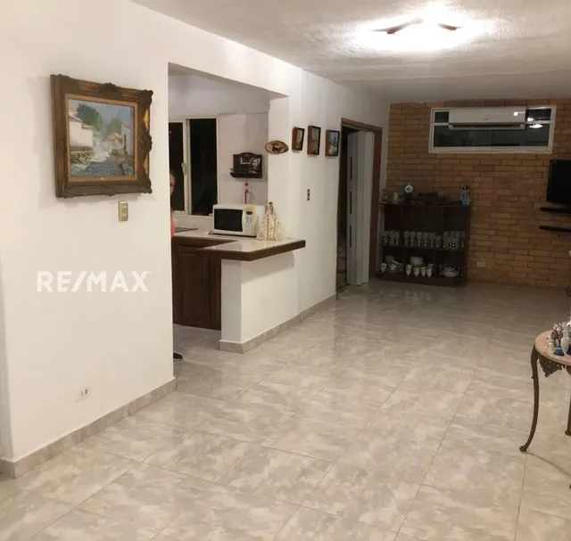 Townhouse En Urbanización Maneiro, Conjunto Residencial El Retiro, Con Zona Amplia, Y Con Piscina, Nueva Esparta, Margarita