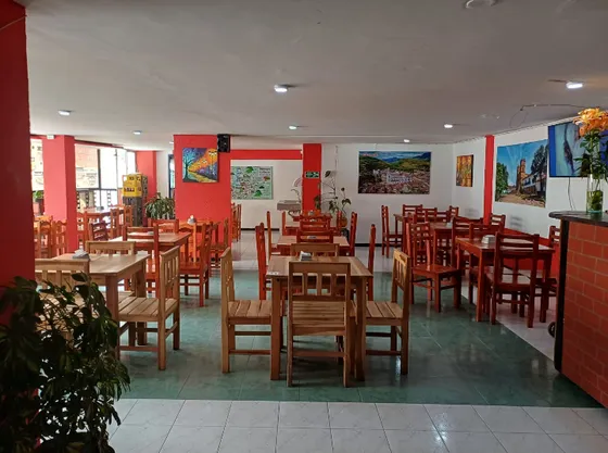 Restaurante Tipico Acreditacion 10 Años 