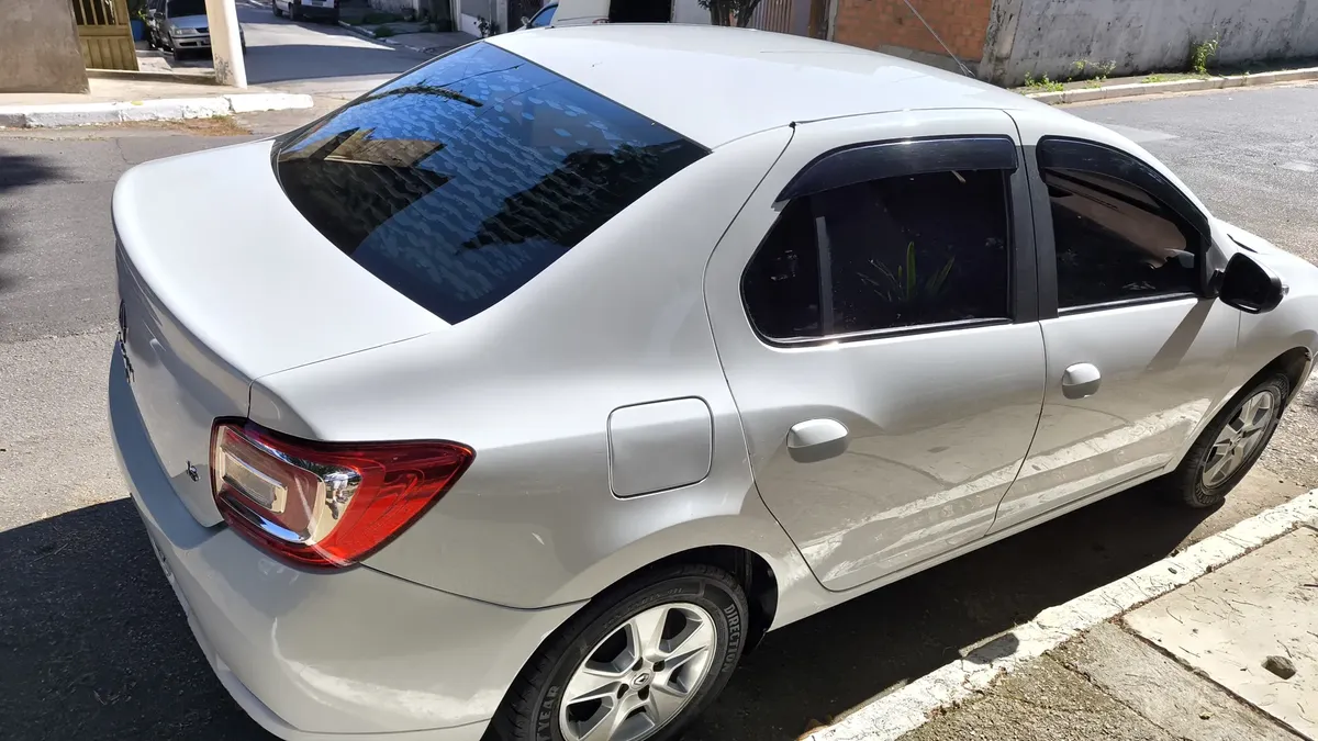 Renault Logan 2019 1.6 16v Dynamique Sce 4p — foto 2