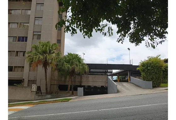 Vendo Apto Con Piscina Y Vista 154m2, 3h/3b/2p La Tahona, Baruta